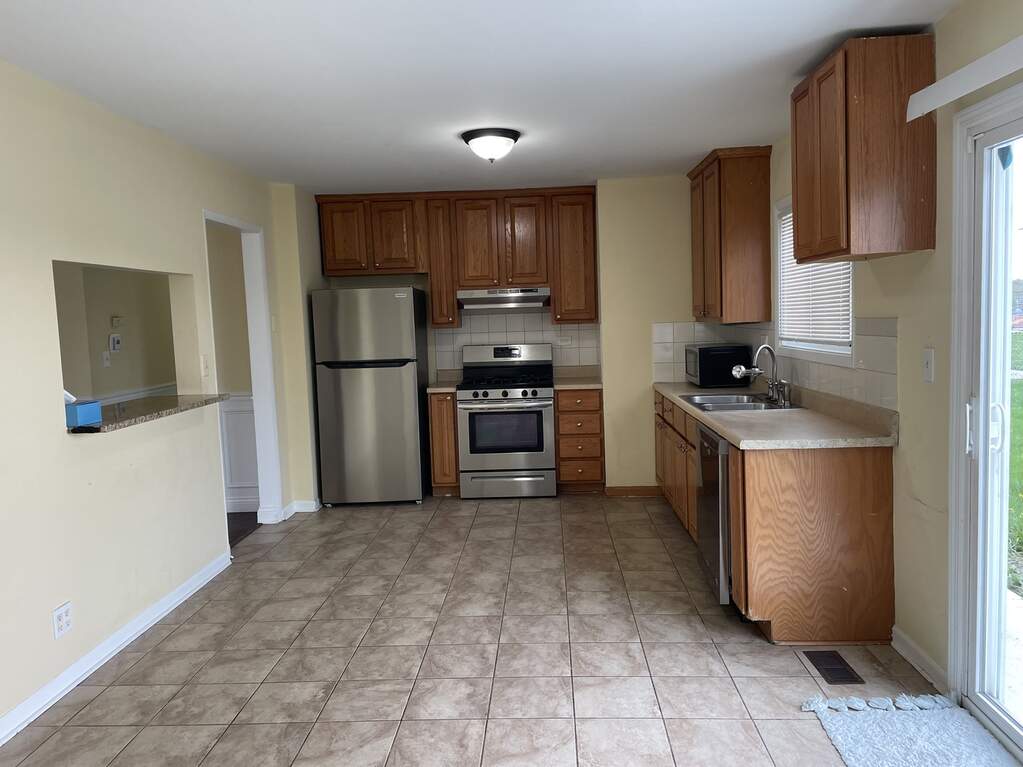 11 N Braintree Drive, Schaumburg, IL 60194 MLS 12027098