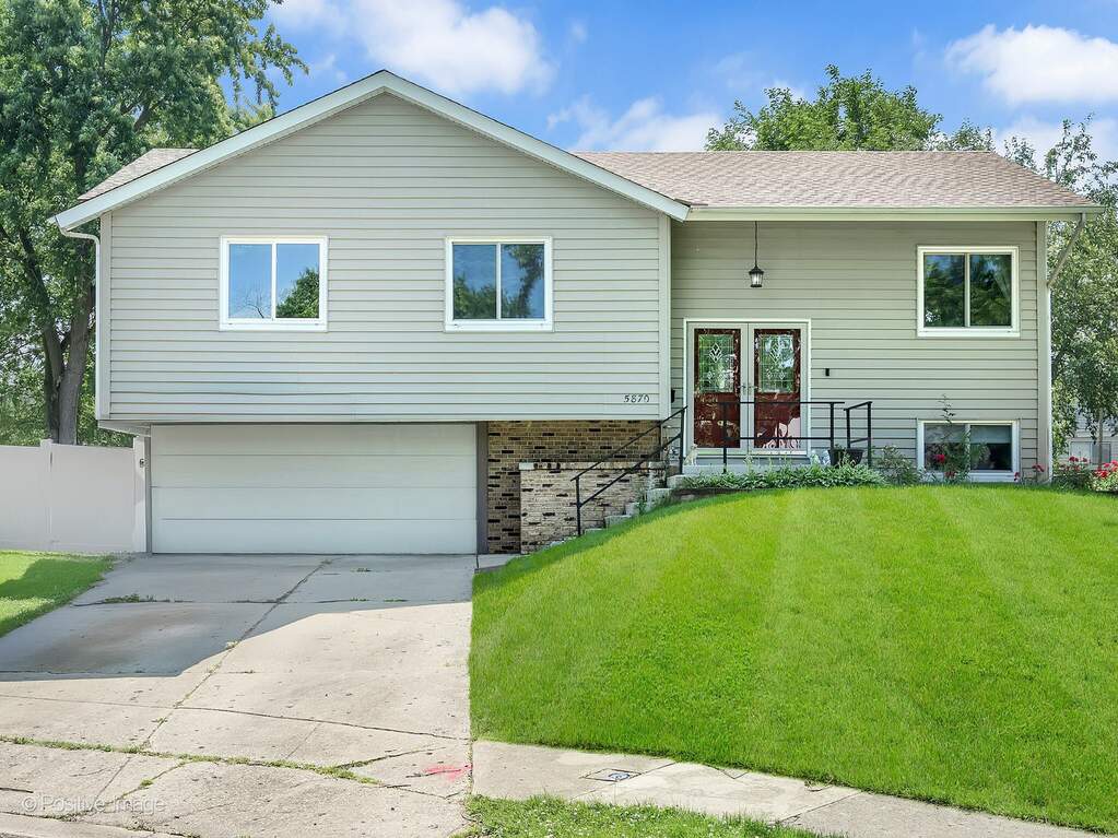 5870 Easton Court Hanover Park IL 60133 MLS# 12028768 properties 5870 Easton Court Hanover Park IL 60133 MLS# 12028768 properties