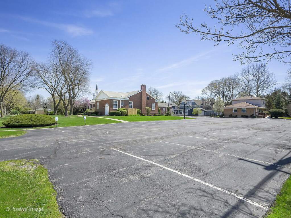 620 N Oak Street, Hinsdale, IL 60521 MLS 12031614 properties