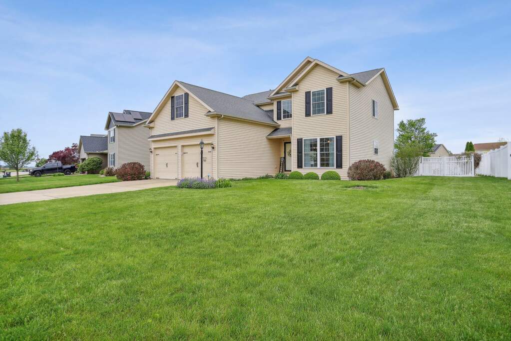 500 N Whitehead Street, Tolono, IL 61880 MLS 12039440 properties