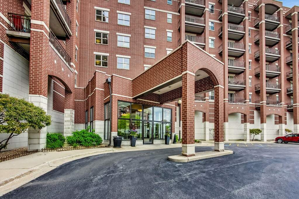 1700 Riverwoods Drive 301, Melrose Park, IL 60160 MLS 12041744