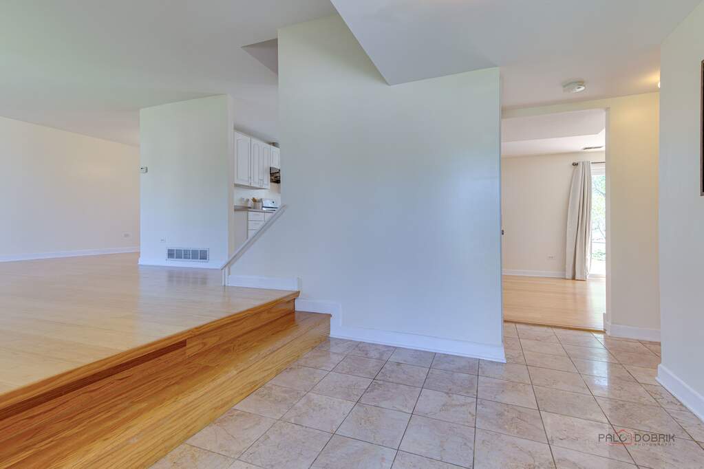 1146 Hampshire Court Schaumburg IL 60193 MLS# 12044236