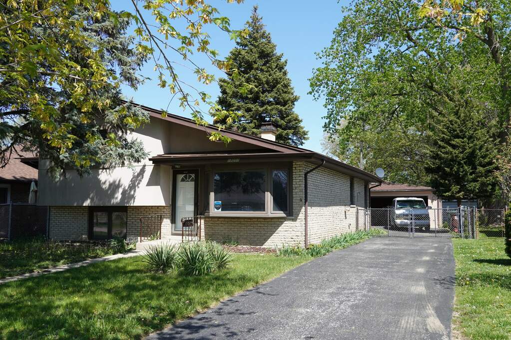 17203 Country Lane, East Hazel Crest, IL 60429 MLS 12047518