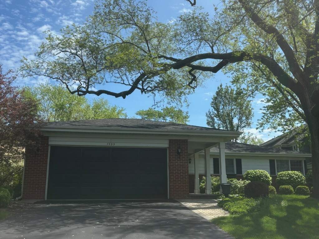 1535 Huntington Drive Glenview IL 60025 MLS# 12048797 properties 1535 Huntington Drive Glenview IL 60025 MLS# 12048797 properties