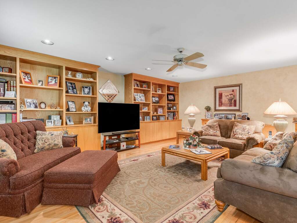 721 Westridge Road, Joliet, IL 60431 MLS 12049203 properties