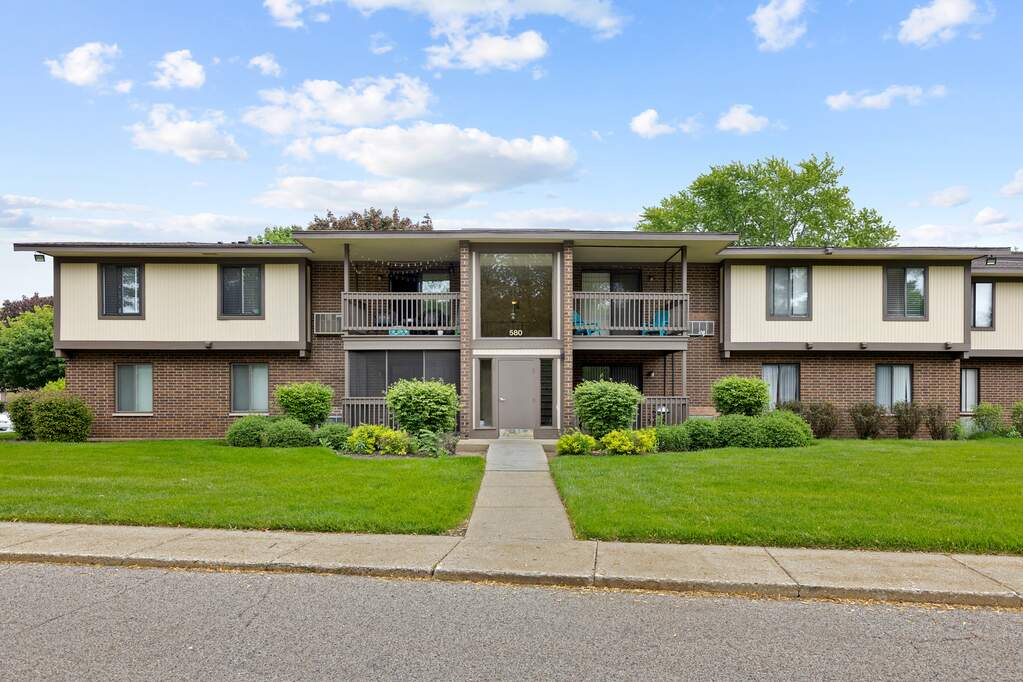 580 Somerset Lane 8, Crystal Lake, IL 60014 MLS 12049433