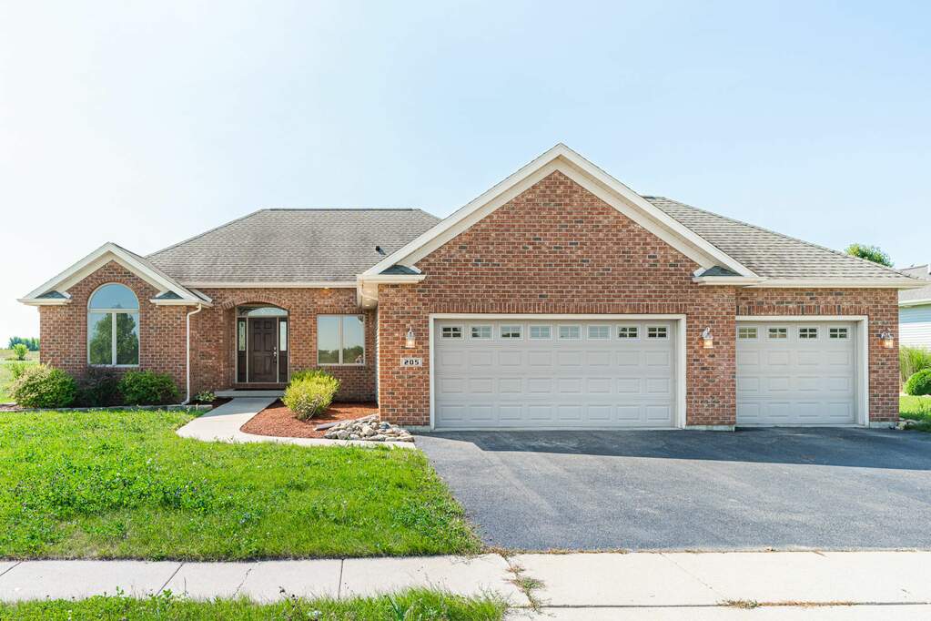 205 Chesterfield Drive, Waterman, IL 60556 MLS 12052234