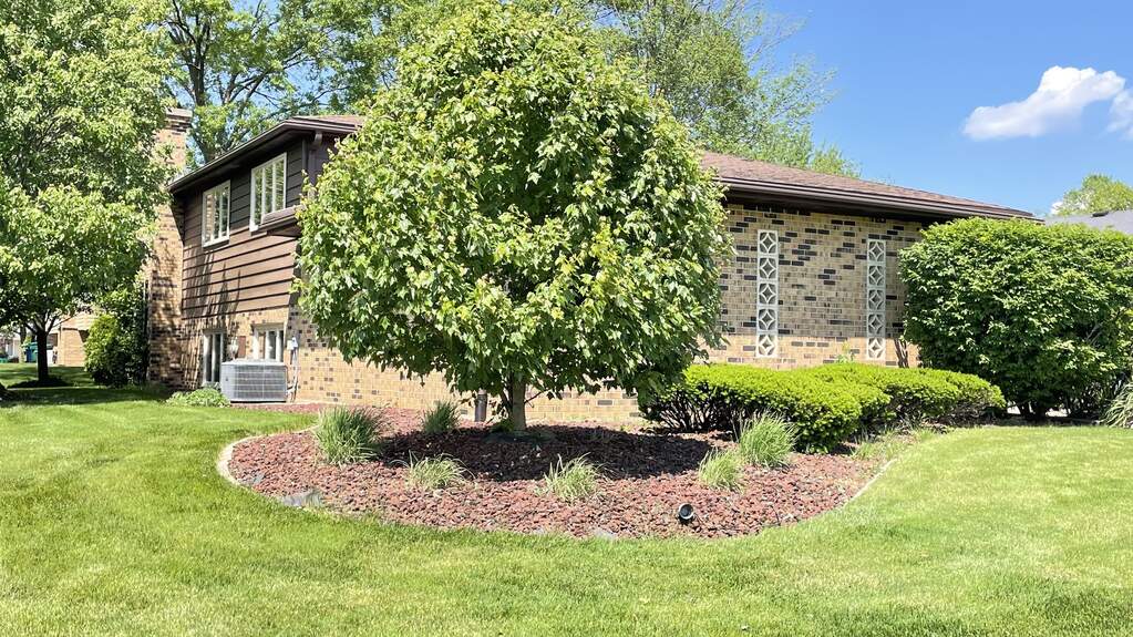 15312 Orlan Brook Drive, Orland Park, IL 60462 MLS 12064075