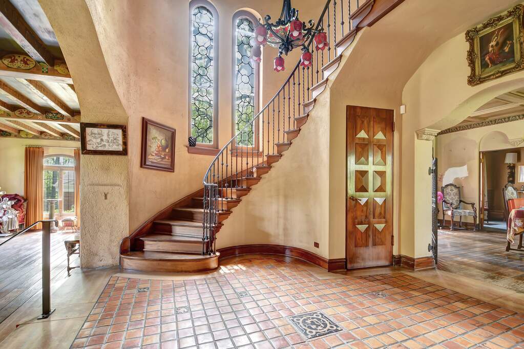 9924 S Longwood Drive, Chicago, IL 60643 MLS 12077708 properties