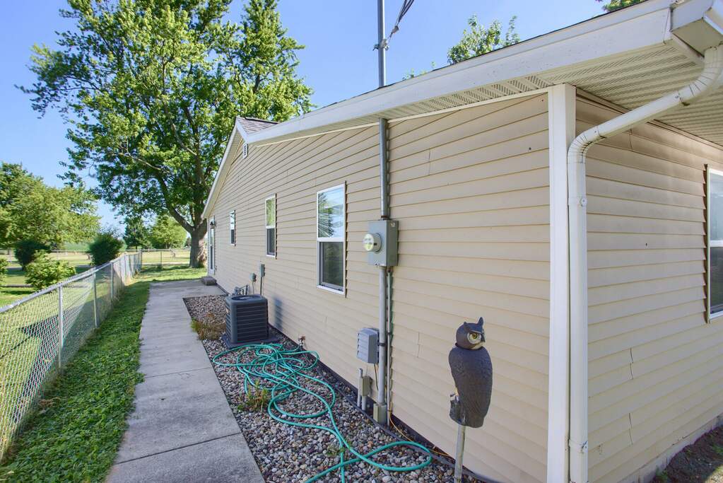 309 N State Street, Danvers, IL 61732 MLS 12093620 properties