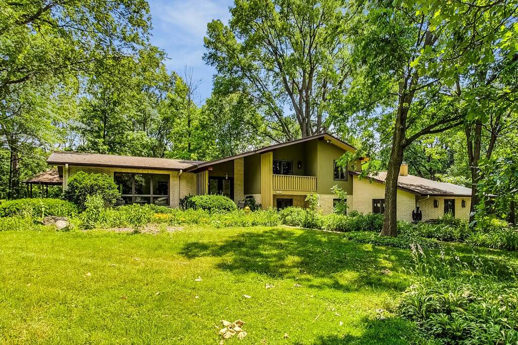 6383 Pontiac Drive, Indian Head Park, IL 60525 MLS 12093646