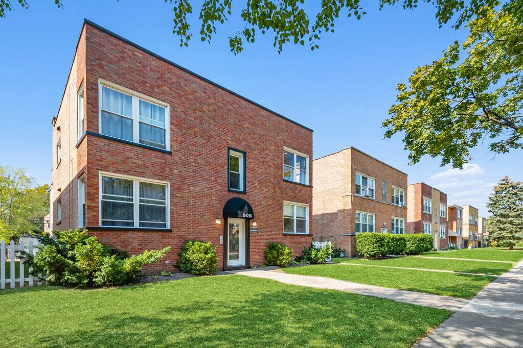 9016 Lacrosse Avenue 2N, Skokie, IL 60077 MLS 12096058