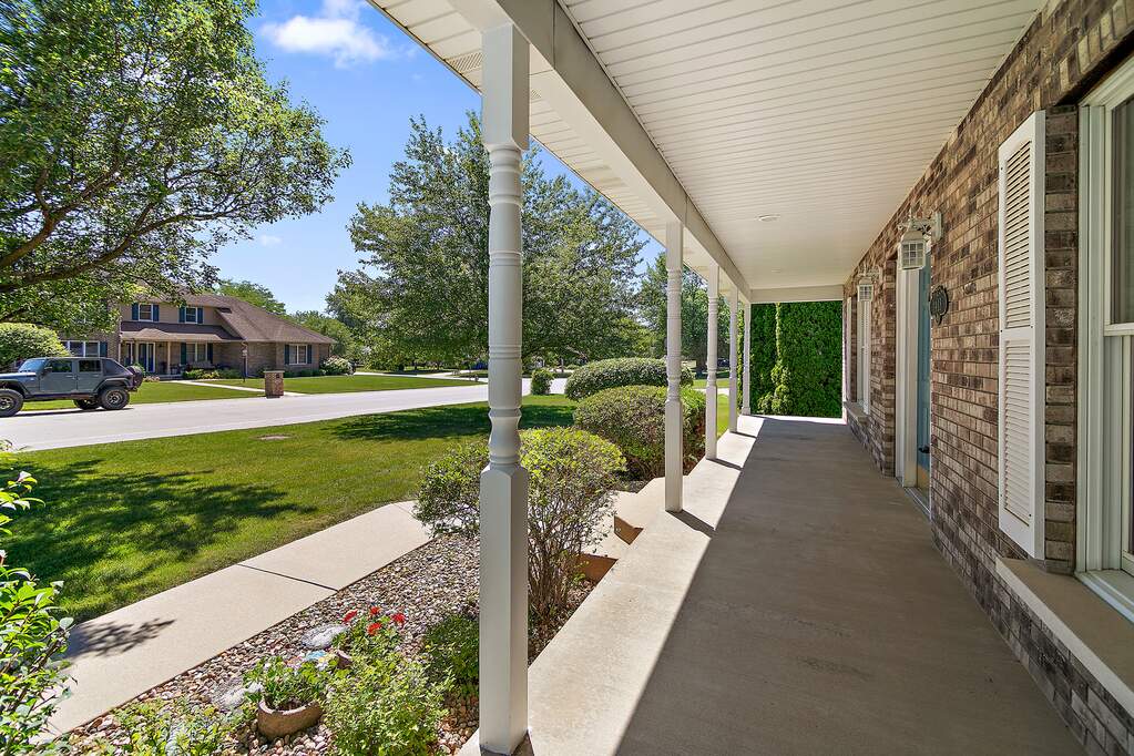 1433 Stratford Drive W, Bourbonnais, IL 60914 MLS 12096229