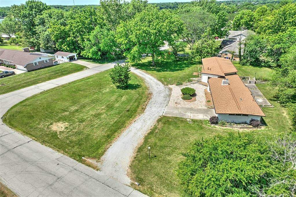 2550 Ivy Lane, Decatur, IL 62521 MLS 12096596 properties Chicagoland