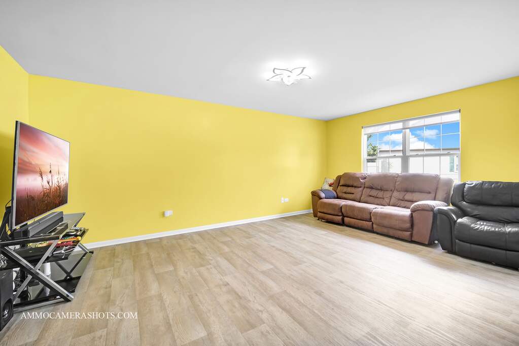 2032 Canyon Creek Drive, Aurora, IL 60503 MLS 12097863 properties