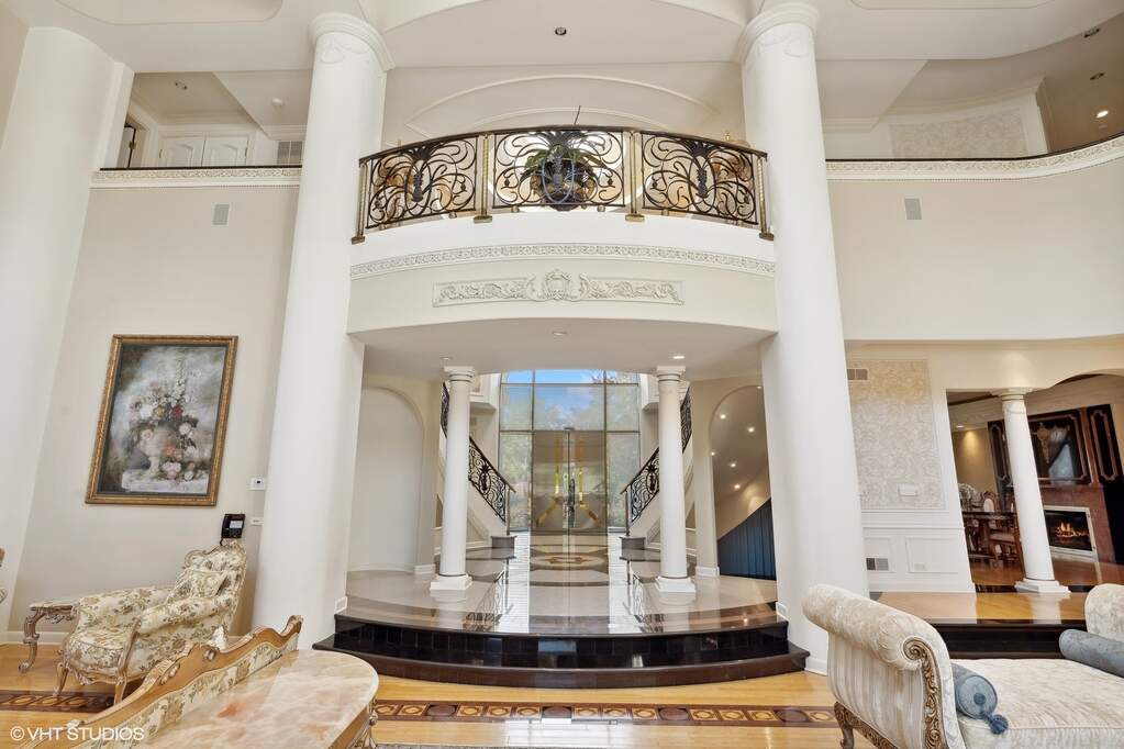 1755 Braeside Lane, Northbrook, IL 60062 MLS 12103904 properties