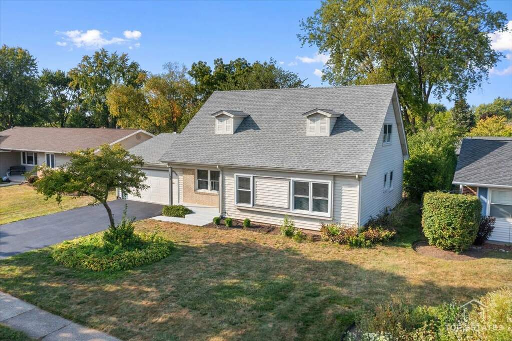 198 Smethwick Lane, Elk Grove Village, IL 60007 MLS 12164409