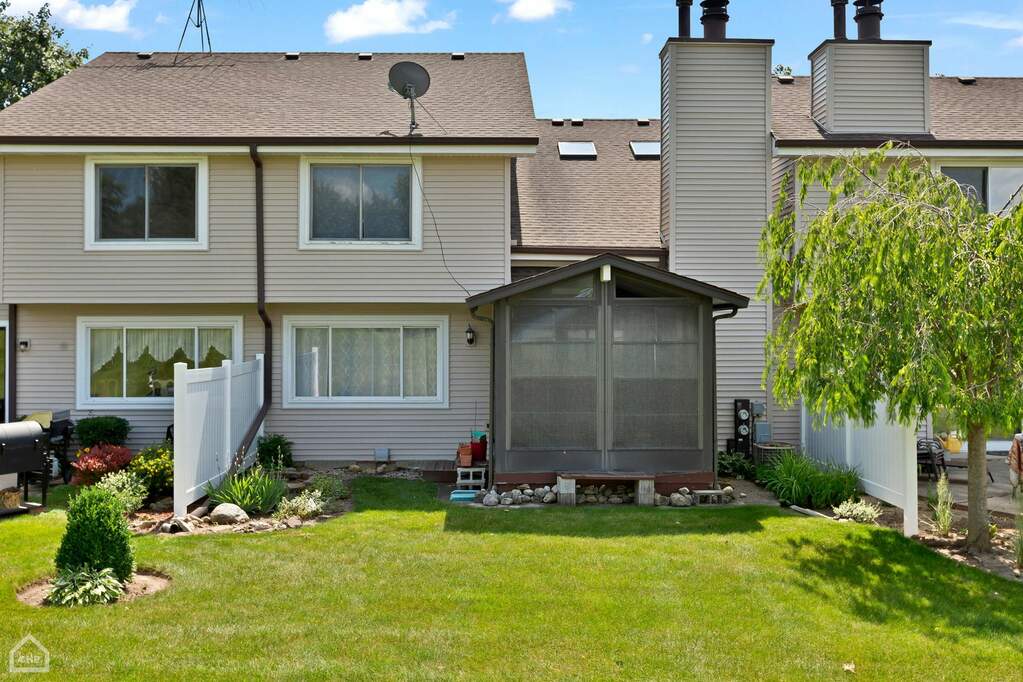 524 N Thornwood Drive 2, Mchenry, IL 60050 MLS 12196744