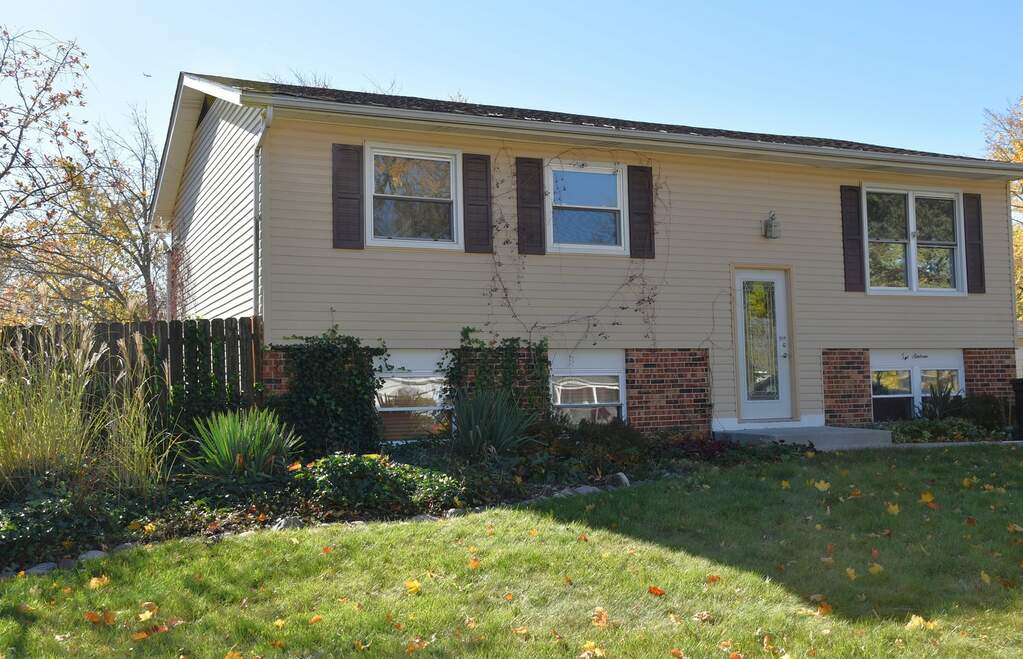 216 Malibu Court, Bolingbrook, IL 60440