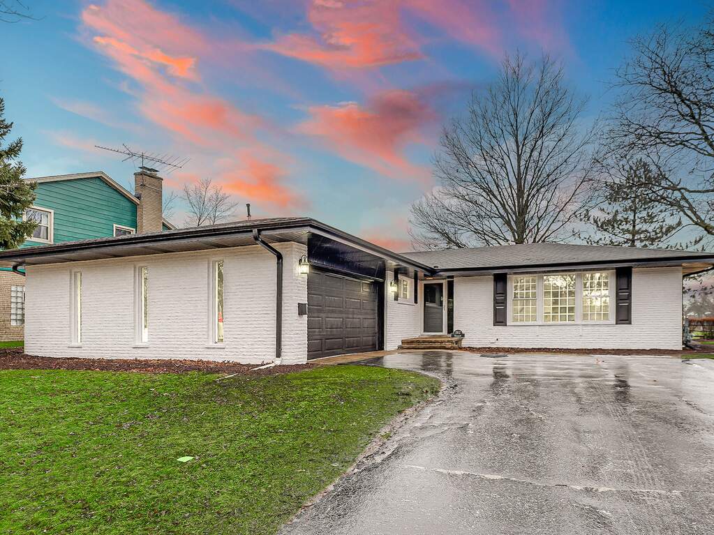 782 S Stuart Avenue, Elmhurst, IL 60126