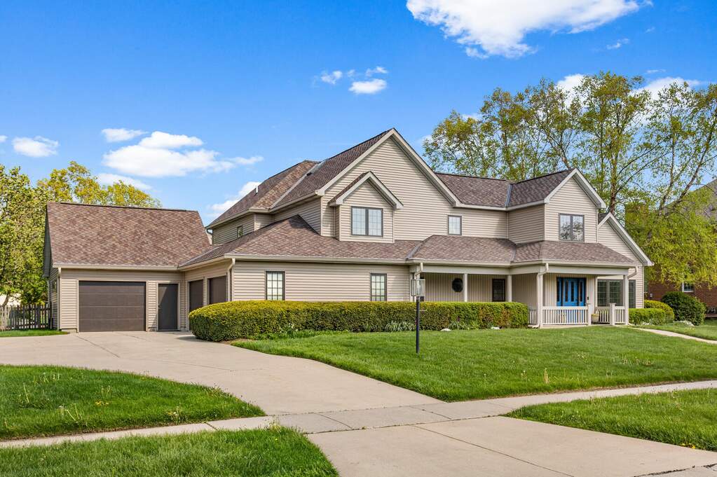 1404 Waterford Place
