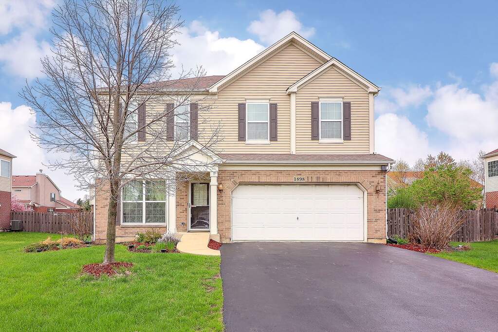 1898 Barrington Avenue, Bolingbrook, IL 60490