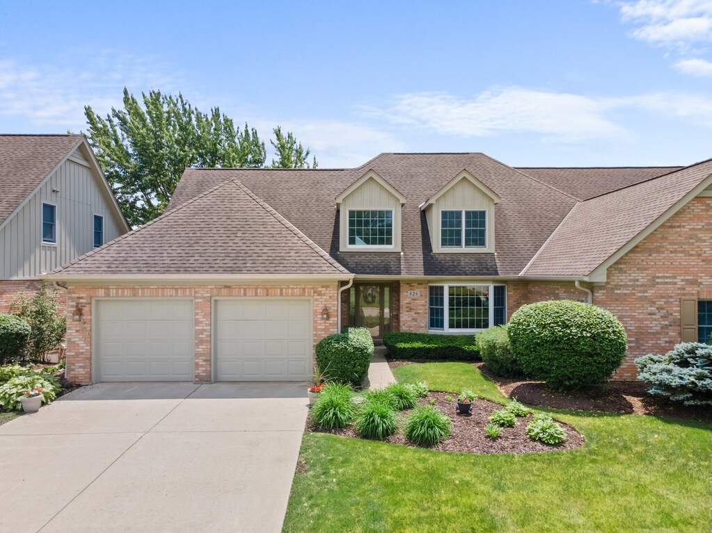 828 Wedgewood Drive