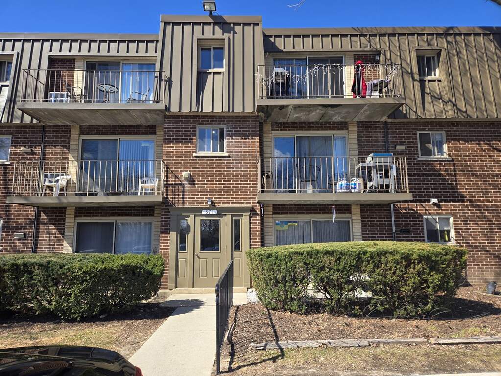 571 Fairway View Drive #2J