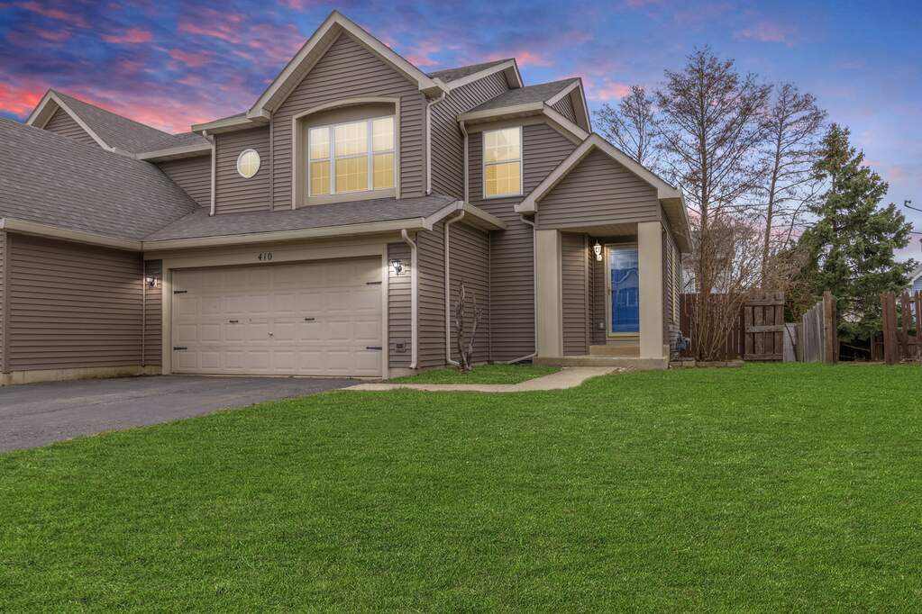410 Newport Circle, Oswego, IL 60543
