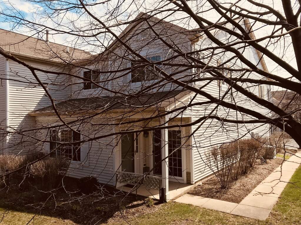 102 Creston Circle #102