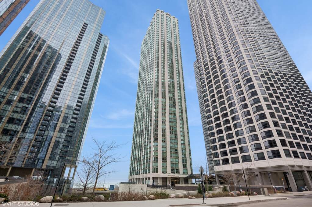 195 N Harbor Drive #1008