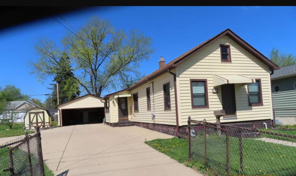 208 N Farnsworth Avenue