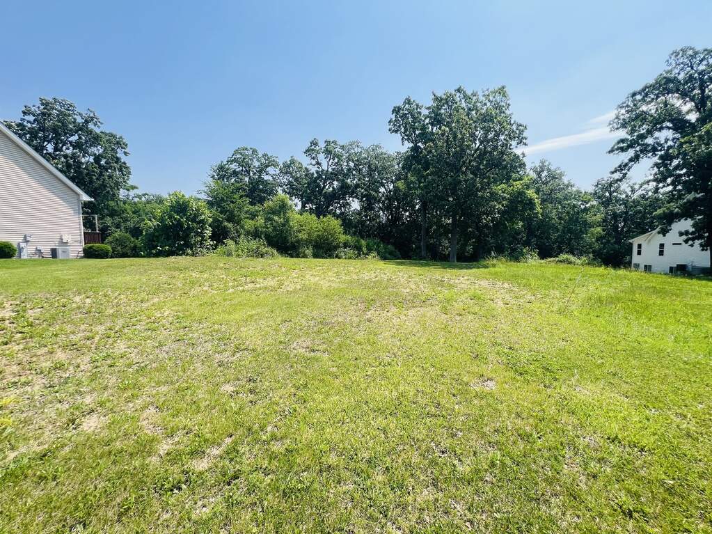 2112 Crestwood Drive