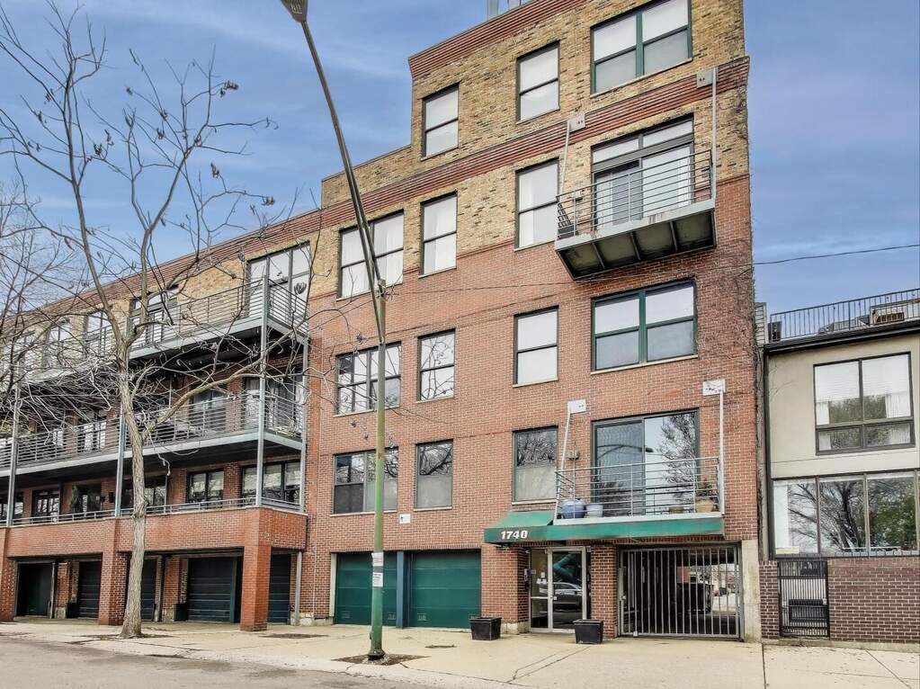 1740 N Marshfield Avenue #30