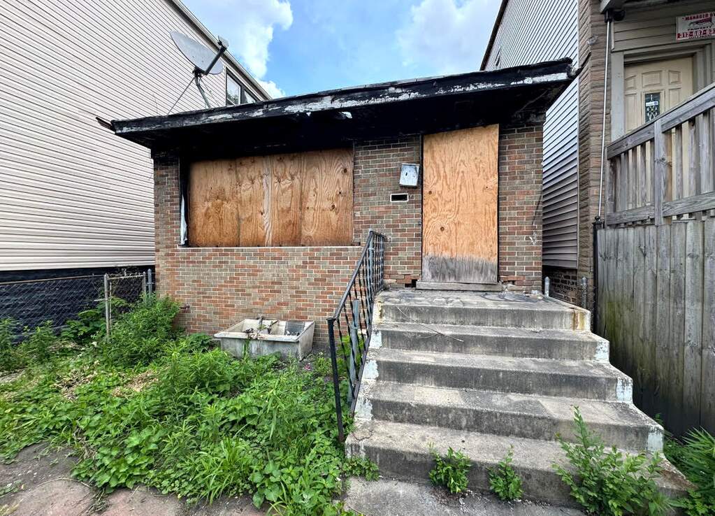 5545 S Shields Avenue