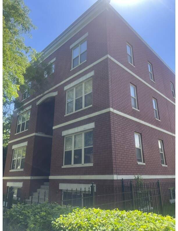 6528 S University Avenue #3S