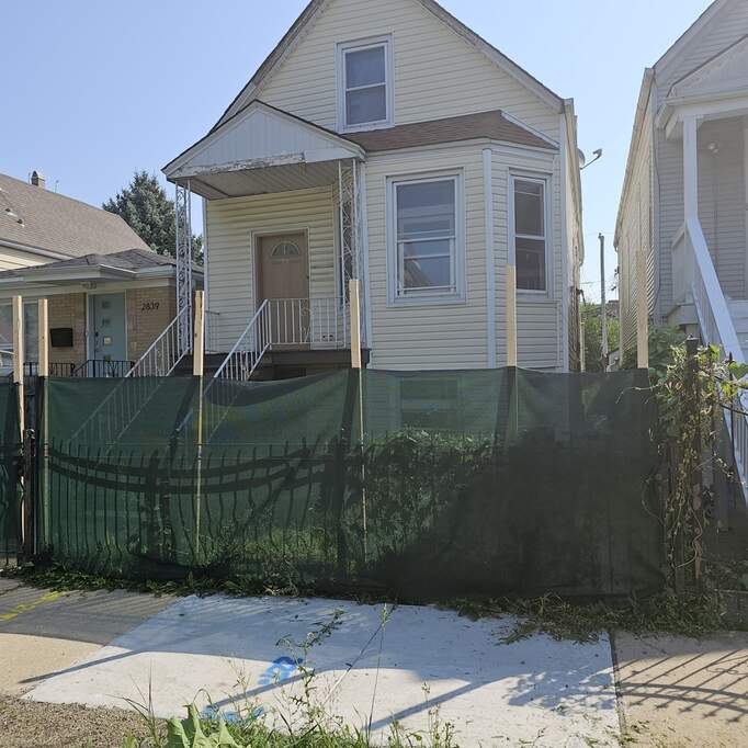 2837 N Ridgeway Avenue