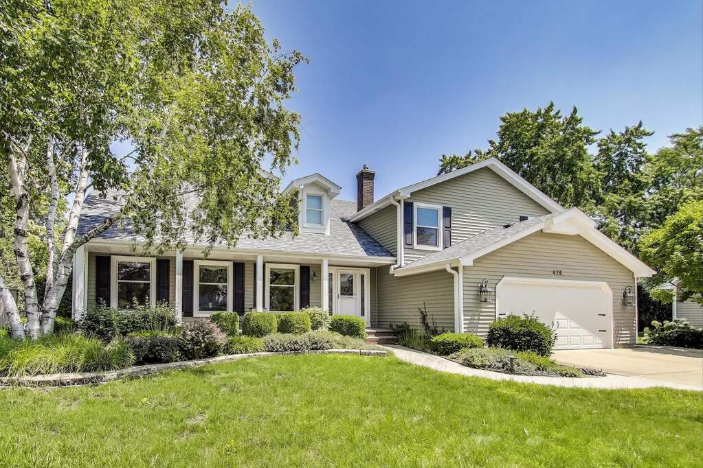 428 W Wilshire Drive