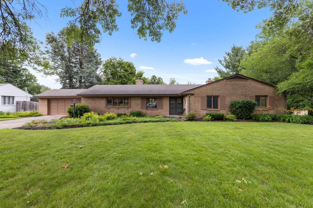 2020 Edgebrook Drive