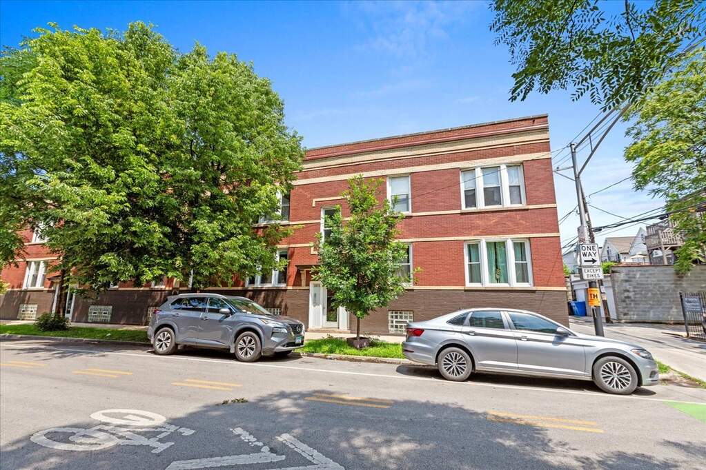 2572 W Lyndale Street #2