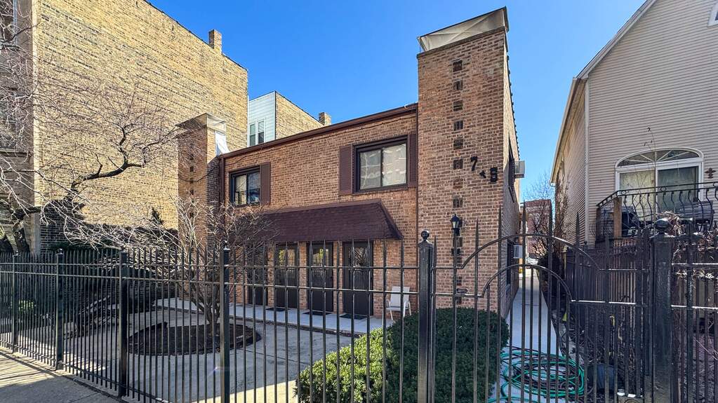 715 W Diversey Parkway #7