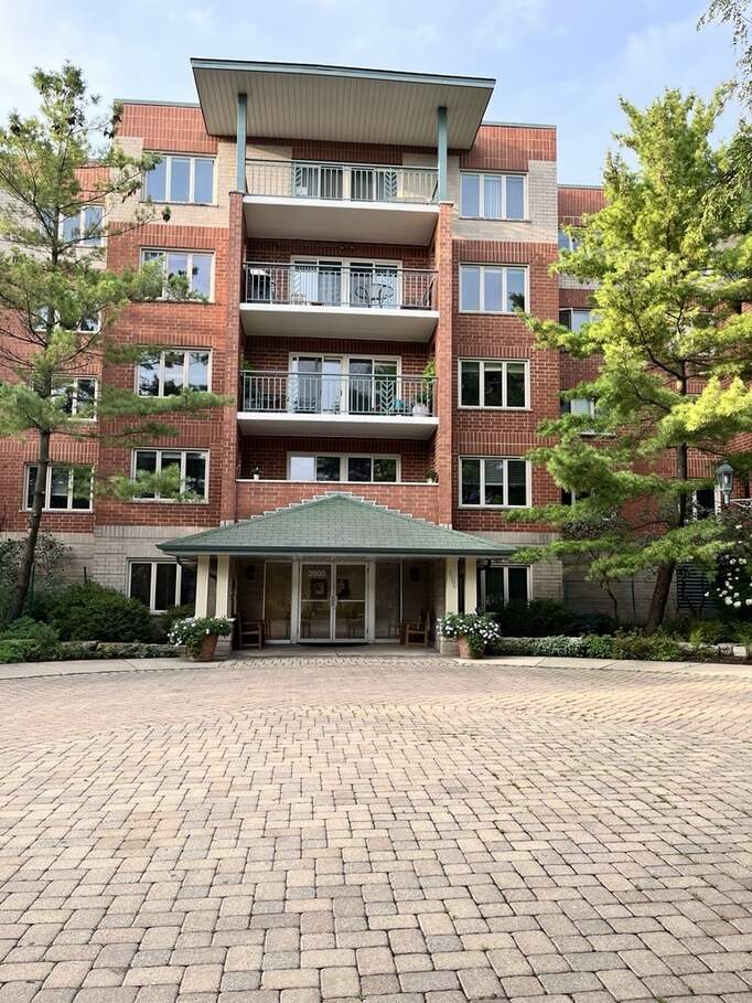 3900 W Bryn Mawr Avenue #208