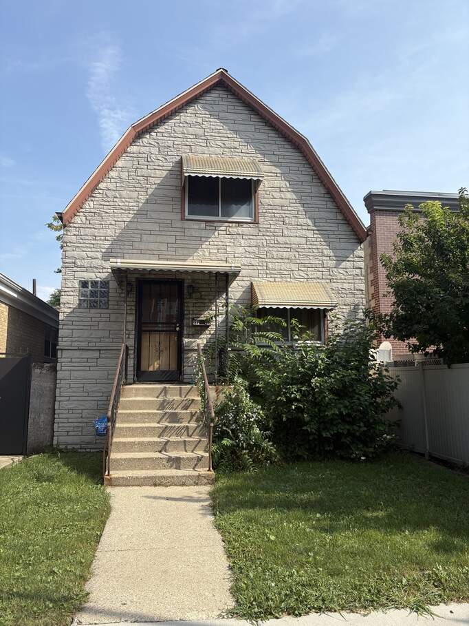 3718 W Addison Street