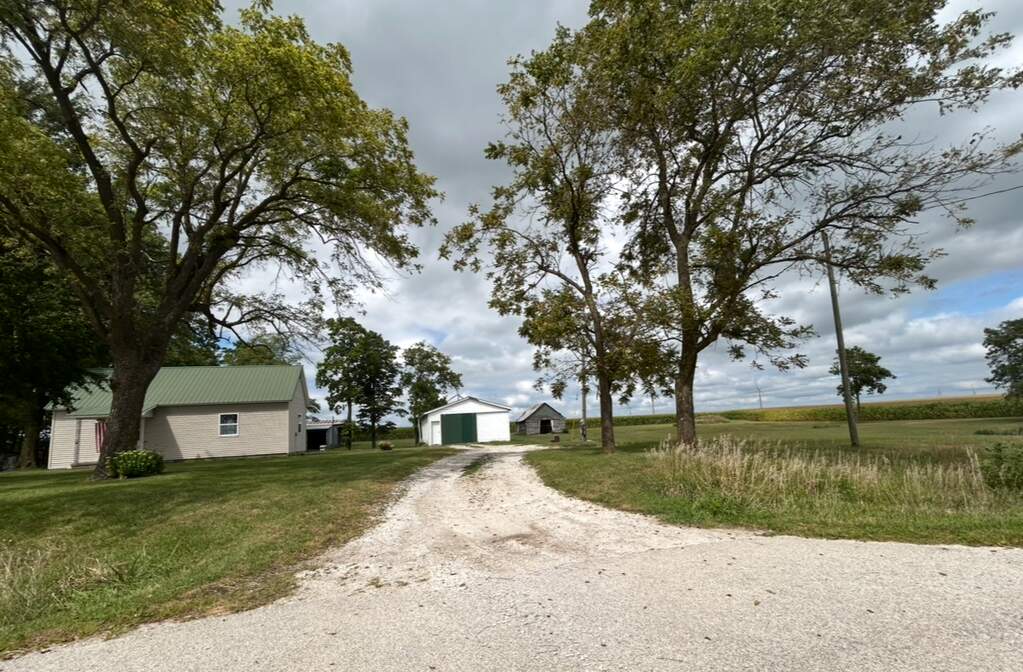 2943 E 2500 North Road