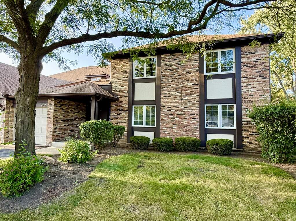 222 Stanhope Drive #B, Willowbrook, IL 60527 | MLS# 12465052 ...