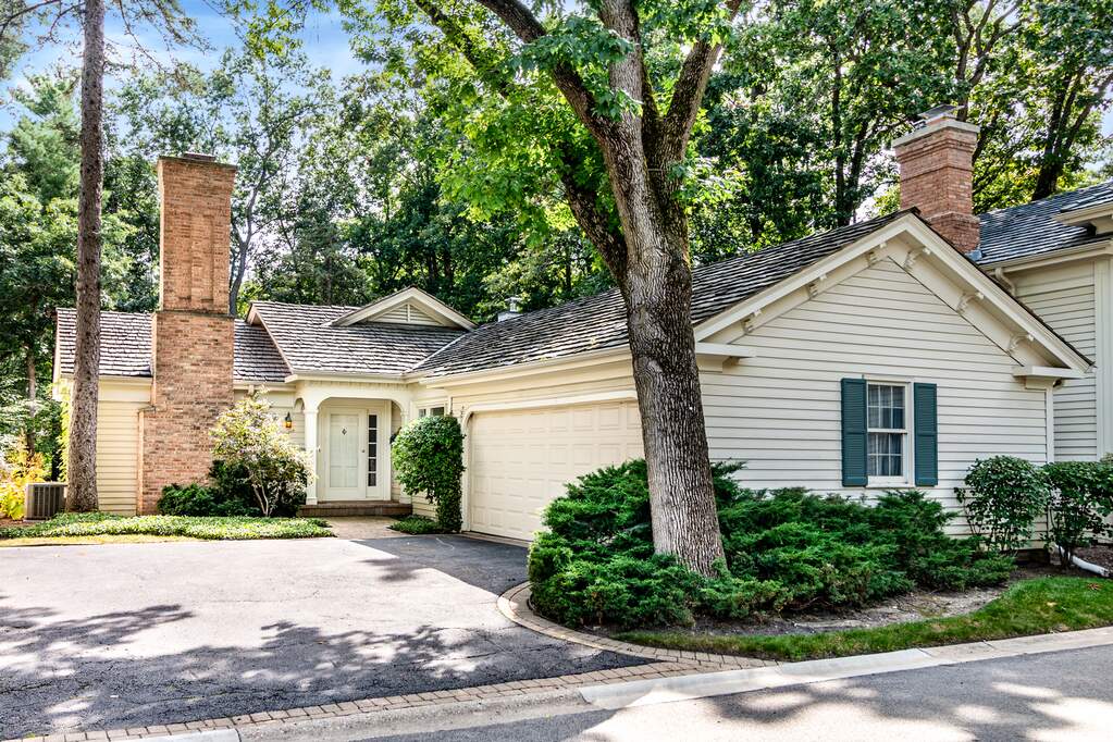 7 Court Of Fox River