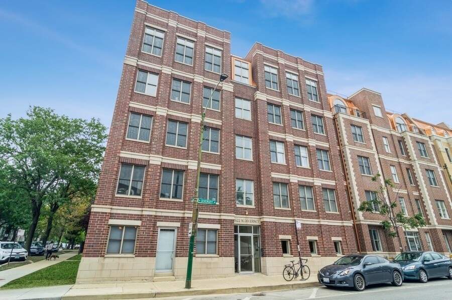 2602 W Diversey Avenue #302