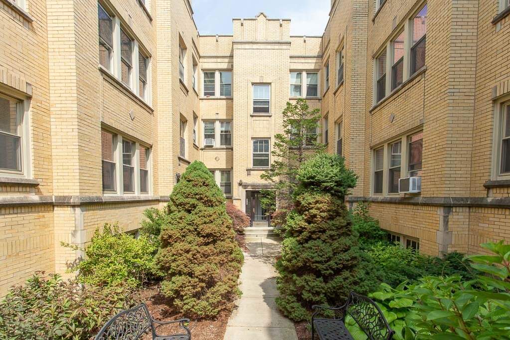 4311 N Francisco Avenue #2C