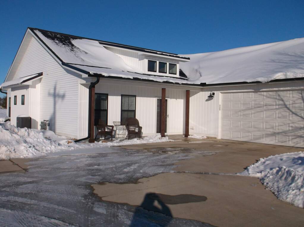 825 E Thompson Street