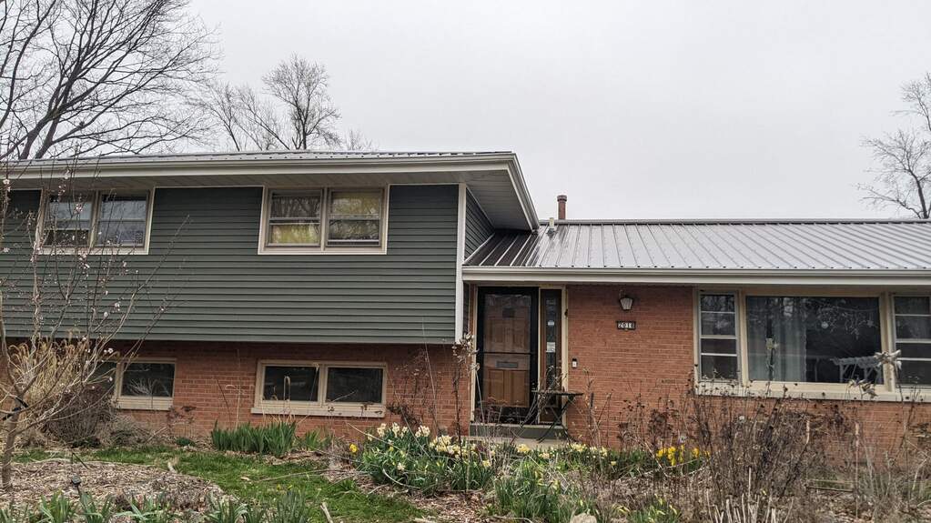 2018 S Cottage Grove Avenue